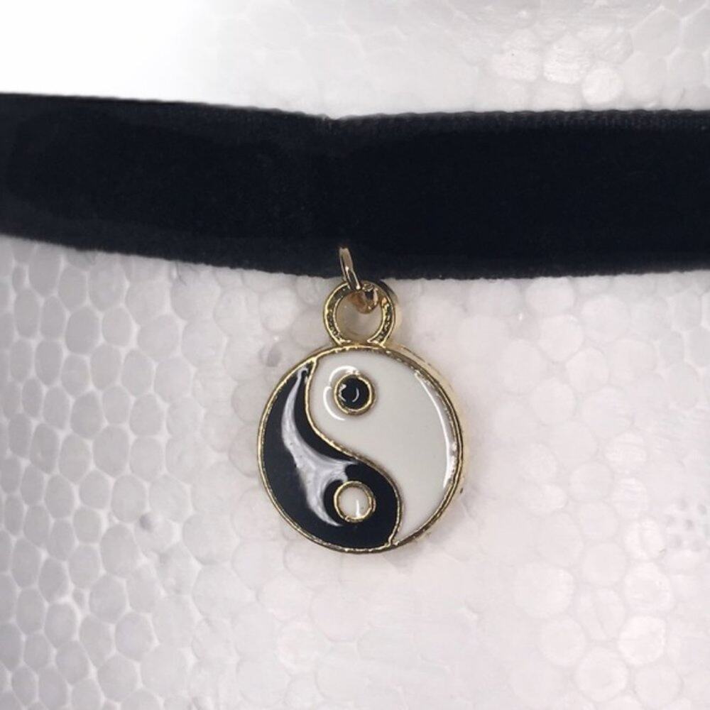 4 Black Chokers Gold Hardware Adjustable Size - Picture 9 of 9